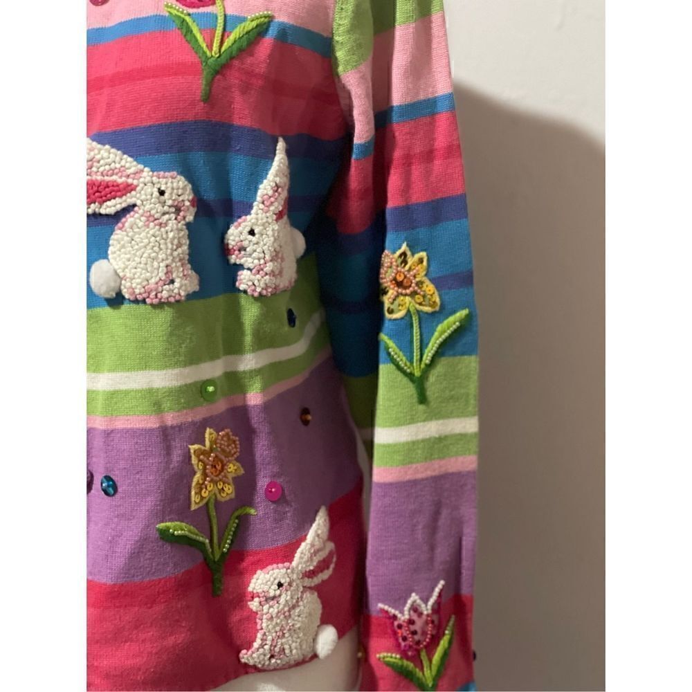 Embroidered crochet bunny flower sweater M - Picture 3 of 13
